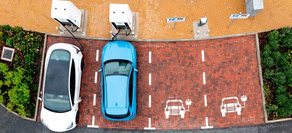 NUMERO-DE-ELETROPOSTOS-PUBLICOS-CRESCE-28-NO-BRASIL-EM-2023