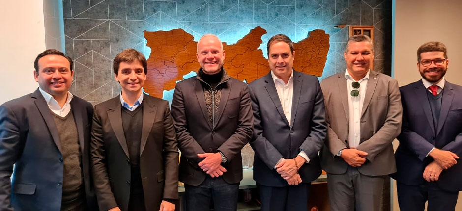 PONTOON-E-MOBILITY-ANUNCIA-PROJETO-DE-LOCACAO-DE-CARROS-ELETRICOS-EM-PERNAMBUCO