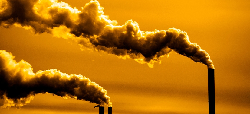 Poluentes sendo jogados na atmosfera