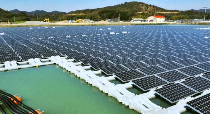 Primeira usina flutuante de energia solar começa a ser construída na Holanda