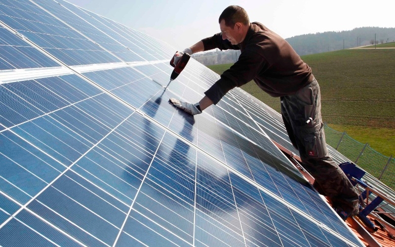 Energia solar pode ajudar a reduzir os custos